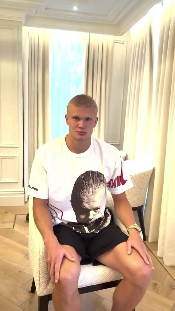 Erling Haaland, 26 tuổi, trước và sau khi thay đổi kiểu tóc. Ảnh: Instagram Erling Haaland