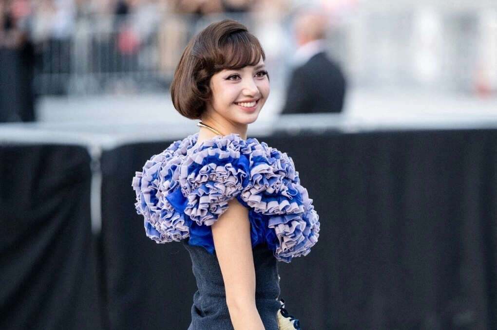Lisa tại tuần thời trang Paris ngày 6/10. Ảnh: AFP
