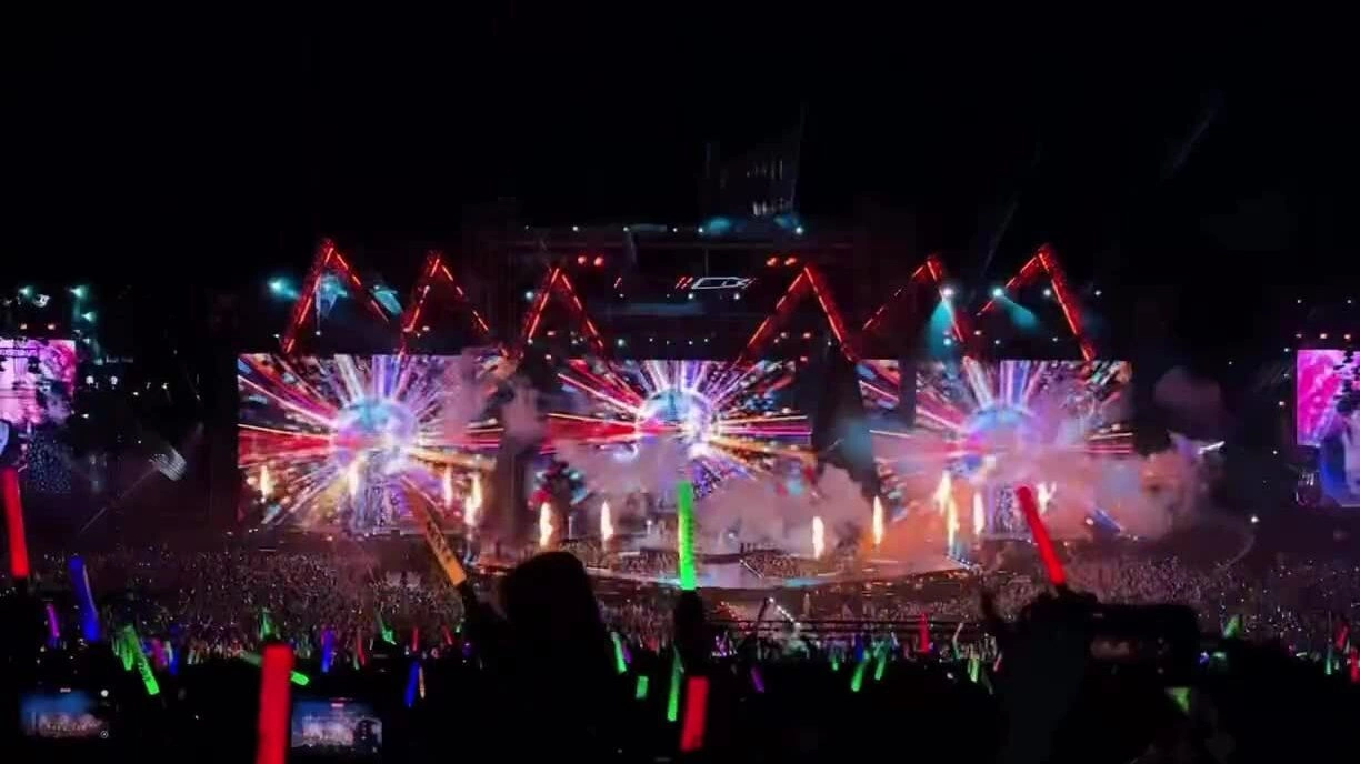 Một trong những màn fanchant tại concert 2 "Anh trai vượt ngàn chông gai 2026". Video: Threads
