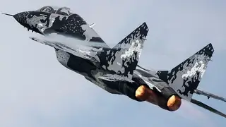 Lãnh đạo NASA biểu diễn tiêm kích thời Liên Xô tại triển lãm Mỹ