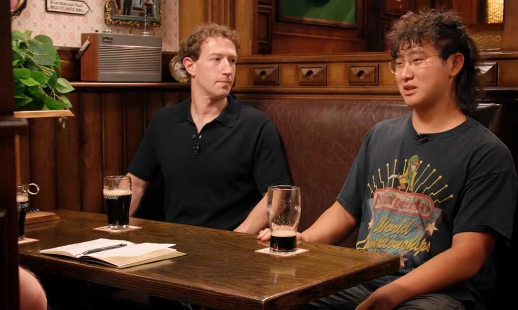 Mark Zuckerberg, CEO Meta (trái) và Alexandr Wang, Giám đốc Phòng thí nghiệm Siêu trí tuệ Meta, trong chương trình podcast Cheeky Pint tháng 10/2026. Ảnh: Cheeky Pint