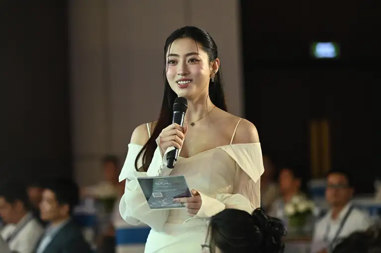 Hoa hậu Lương Thuỳ Linh đưa ra hai cam kết cá nhân tại sự kiện