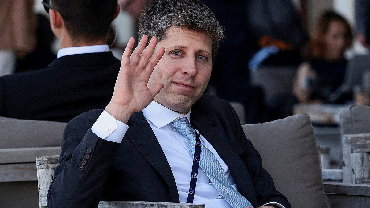 Sam Altman: 'Thế giới nên chấp nhận những điều tồi tệ của AI'