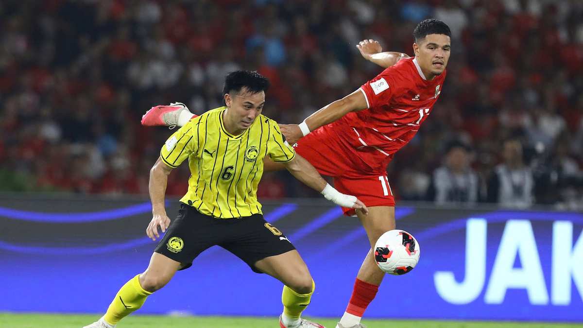 Indonesia cầm hòa Malaysia trong thế thiếu người