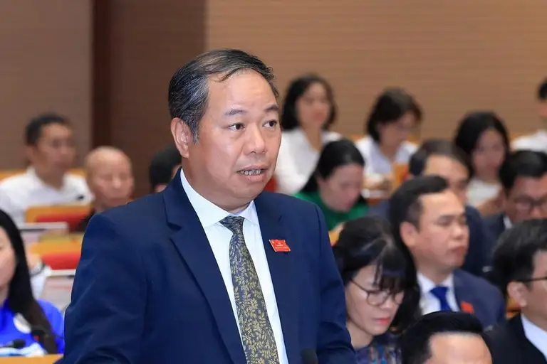 Đại biểu Trần Thọ Hiển phát biểu thảo luận