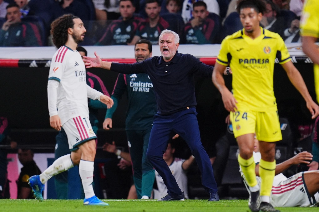 HLV Jose Mourinho phản ứng trong trận Real Madrid gặp Villarreal ở La Liga tại Bernabeu, Madrid, Tây Ban Nha, ngày 10/10/2026. Ảnh: AP