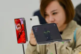 iPhone Duo thế hệ thứ ba sẽ có màn hình trong rộng 7,8 inch?