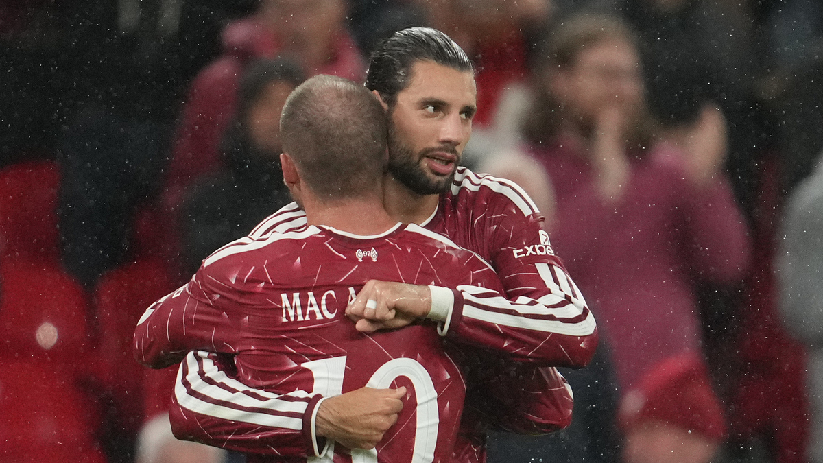 Liverpool, Arsenal thẳng tiến ở Cup Liên đoàn
