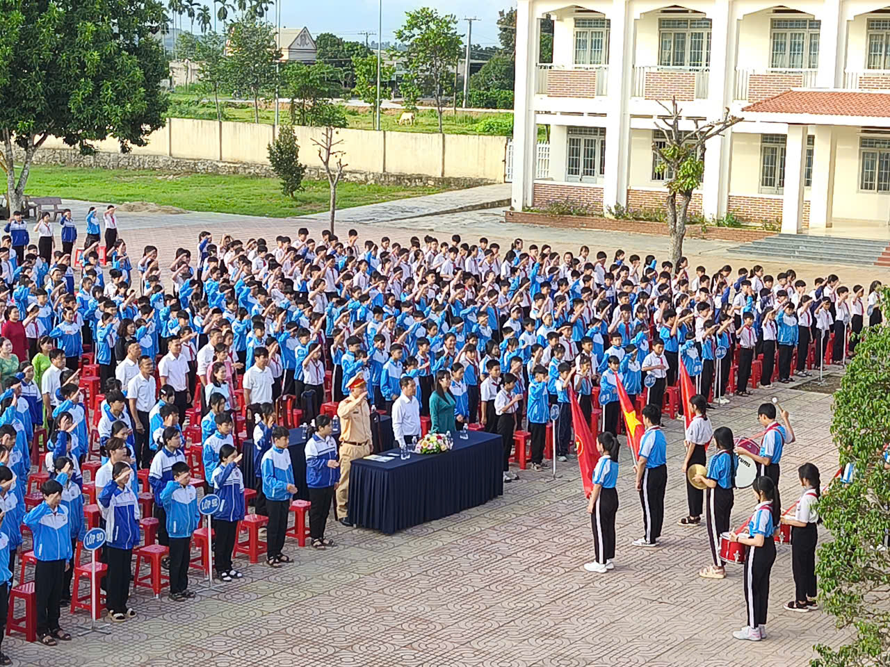 Lực lượng Cảnh sát giao thông tuyên truyền, nâng cao ý thức cho học sinh khi tham gia giao thông