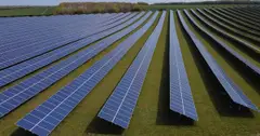 Lợi ích bất ngờ từ điện mặt trời tại một ngôi làng Trung Quốc