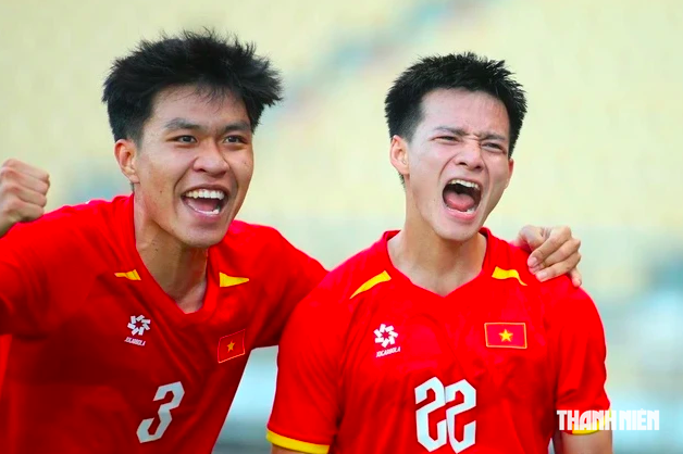 Thanh Nhàn (22) và Lý Đức (3) xứng đáng được thử nghiệm ở đội tuyển quốc gia