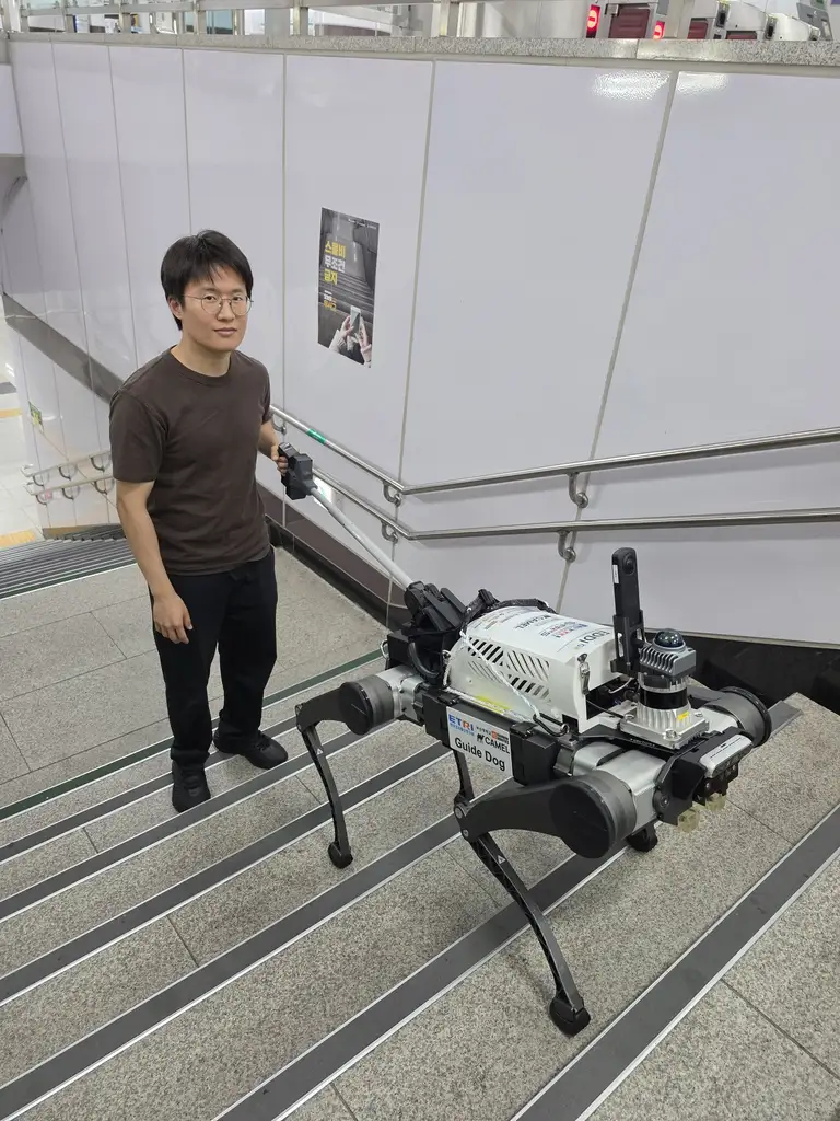 Các mẫu robot mới của KAIST-ETRI - Ảnh: HERALD CORP