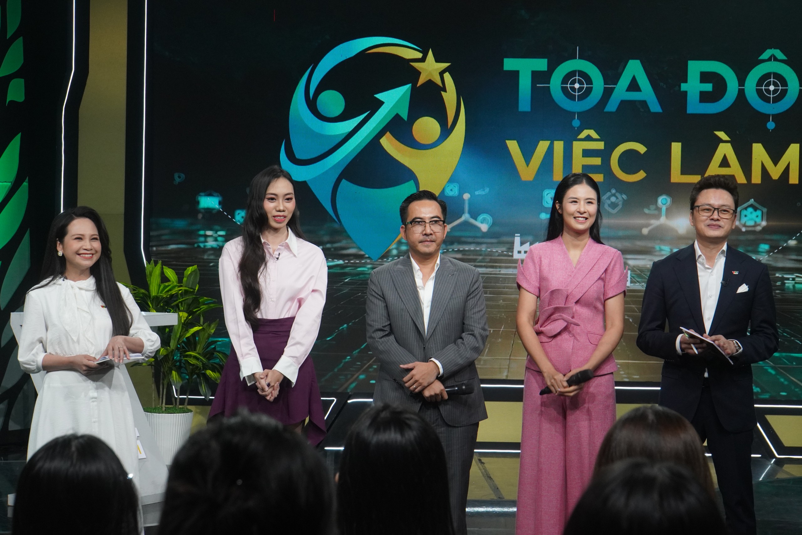 Đạo diễn Hoàng Công Cường tuyển dụng người đẹp thi hoa hậu
