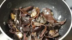 Ngâm mộc nhĩ, nấm hương qua đêm - sai lầm có thể gây ngộ độc?