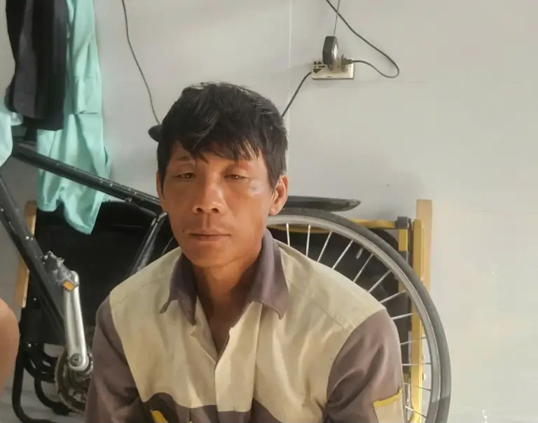 Nghi phạm Mai Văn Lạc bị Công an thành phố Đà Nẵng bắt giữ sau khi gây ra gần 10 vụ đập kính ô tô để trộm cắp tài sản