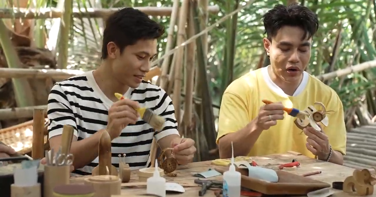 Lê Dương Bảo Lâm gây bất ngờ khi dùng chi tiết đặc biệt làm đồ chơi cho Ku Phin