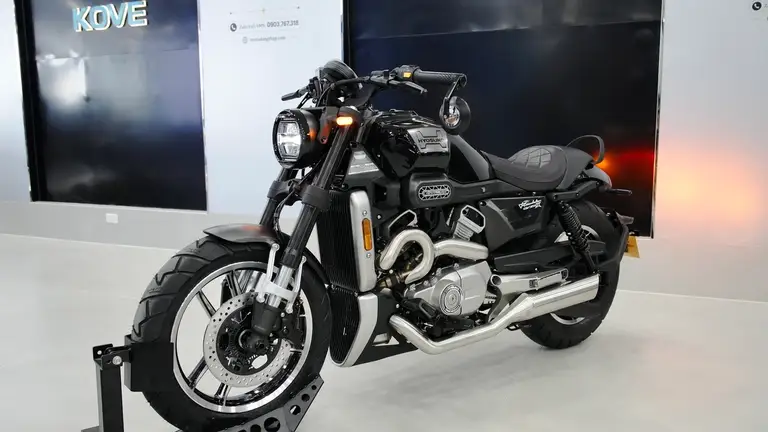Hyosung GV350X - môtô cruiser Hàn Quốc giá 135 triệu đồng