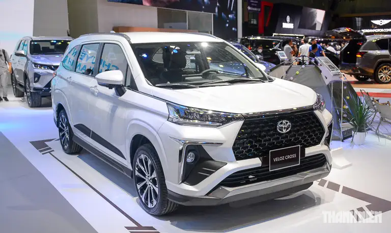 Hai mẫu xe MPV của Toyota, gồm Veloz Cross và Avanza Premio cũng được hãng xe Nhật Bản ưu đãi 100% lệ phí trước bạ