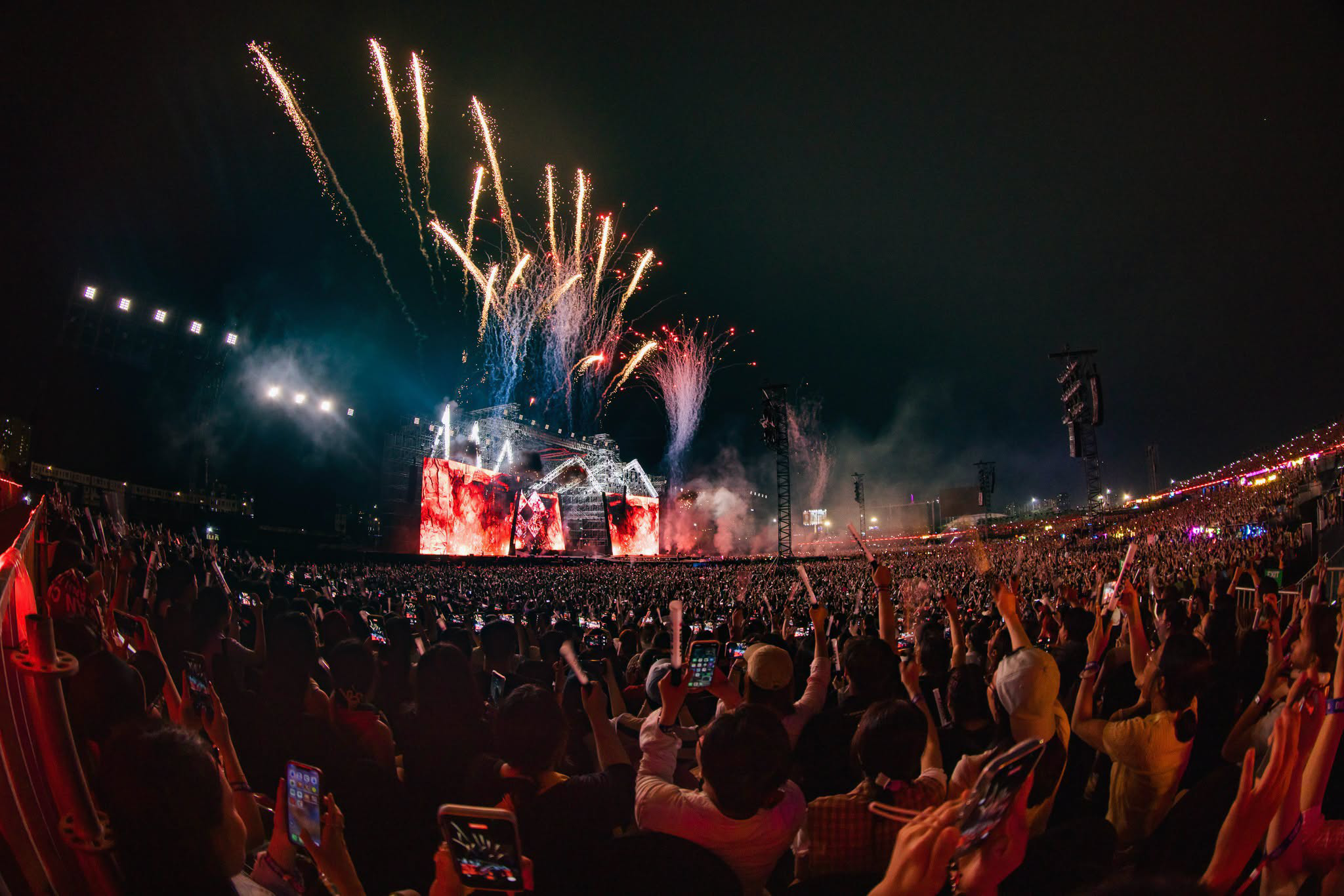 Day 1 concert Anh trai vượt ngàn chông gai 2026 thu hút 50.000 khán giả - Ảnh: BTC