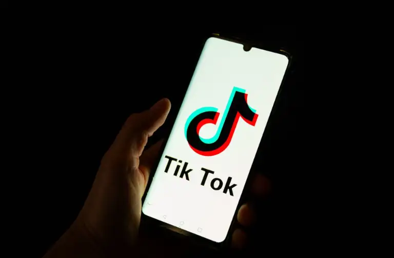 Mạng xã hội TikTok vừa bị phạt 30 triệu USD ở Brazil - Ảnh: AFP