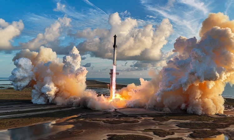 Tên lửa Starship phóng trong chuyến bay thử 14 hôm 28/9. Ảnh: SpaceX