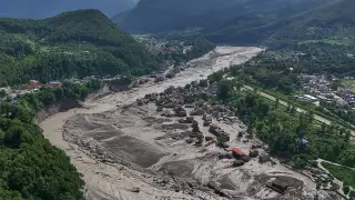 Mối nguy khí hậu từ vụ sụp đổ sông băng Nepal
