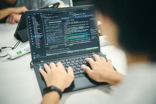 Toyota đã từng tổ chức sự kiện hack xe hơi thu hút sự tham gia của nhiều sinh viên. Ảnh: Toyota