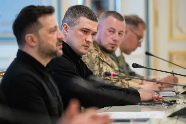 Mykhailo Fedorov (thứ hai từ trái sang) tham gia cuộc họp giữa phái đoàn Ukraine và Đức ở Kiev hôm 11/5. Ảnh: Anadolu