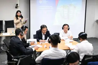 Các giám đốc Sở Khoa học và Công nghệ dự khóa bồi dưỡng với giảng viên Singapore về kinh nghiệm quản trị số, đổi mới sáng tạo và chuyển đổi số. Ảnh: Trọng Đạt