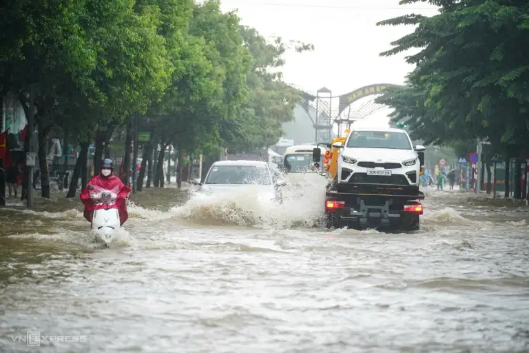 Khu đô thị An Khánh sáng 17/9. Ảnh: Hoàng Giang