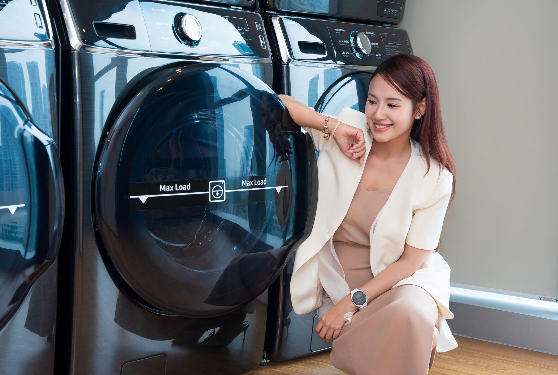 Dòng máy giặt sấy dung tích lớn được Samsung giới thiệu cho tiệm giặt và khách sạn tại The Brief 2026.