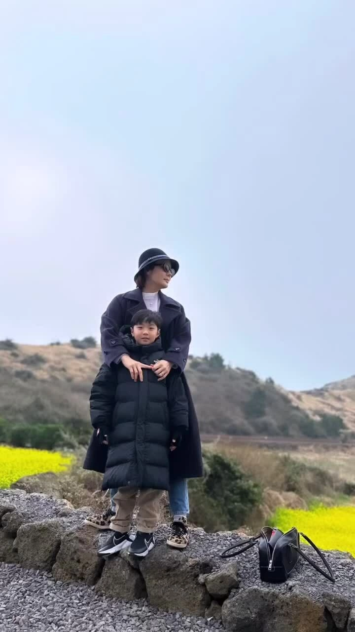 Chae Rim và Min Woo ở Jeju. Video: Instagram/Chae Rim