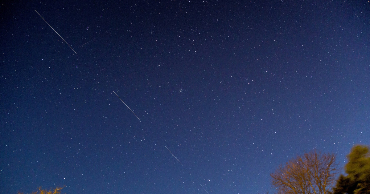 Có bao nhiêu vệ tinh Starlink đang bay quanh Trái đất?