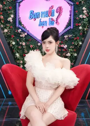 Loạt gái xinh đu trend "Bạn muốn hẹn hò?", ai cũng "lột xác" khiến CĐM mê mẩn