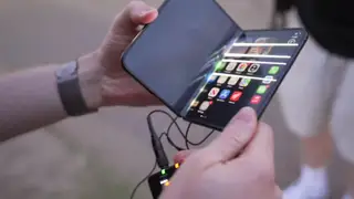 'Tra tấn' iPhone Duo kiểm tra độ bền
