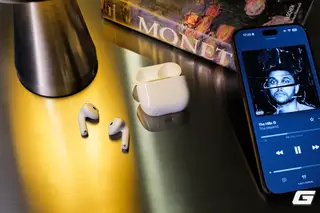 Đeo AirPods 5 suốt ba tuần: Tai nghe mở mà có chống ồn thì đi máy bay, nghe nhạc ra sao? - Ảnh 6.