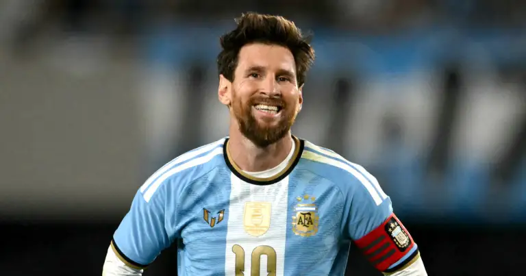 'Vũ điệu cuối cùng' của Messi ở tuyển Argentina diễn ra trong nước mắt