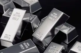 Một thế lực bất ngờ "gom" gần 90 tấn bạc trong một ngày