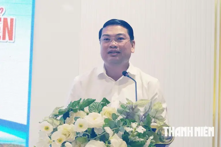Ông Lê Trung Hồ, Phó chủ tịch UBND tỉnh An Giang, phát biểu tại hội thảo