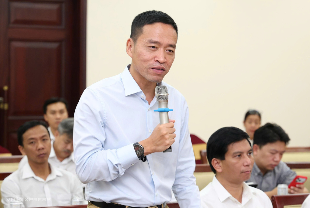 Chủ tịch VNG Lê Hồng Minh phát biểu tại phiên thảo luận tổ kỳ họp HĐND TP HCM chiều 21/9. Ảnh: An Phương
