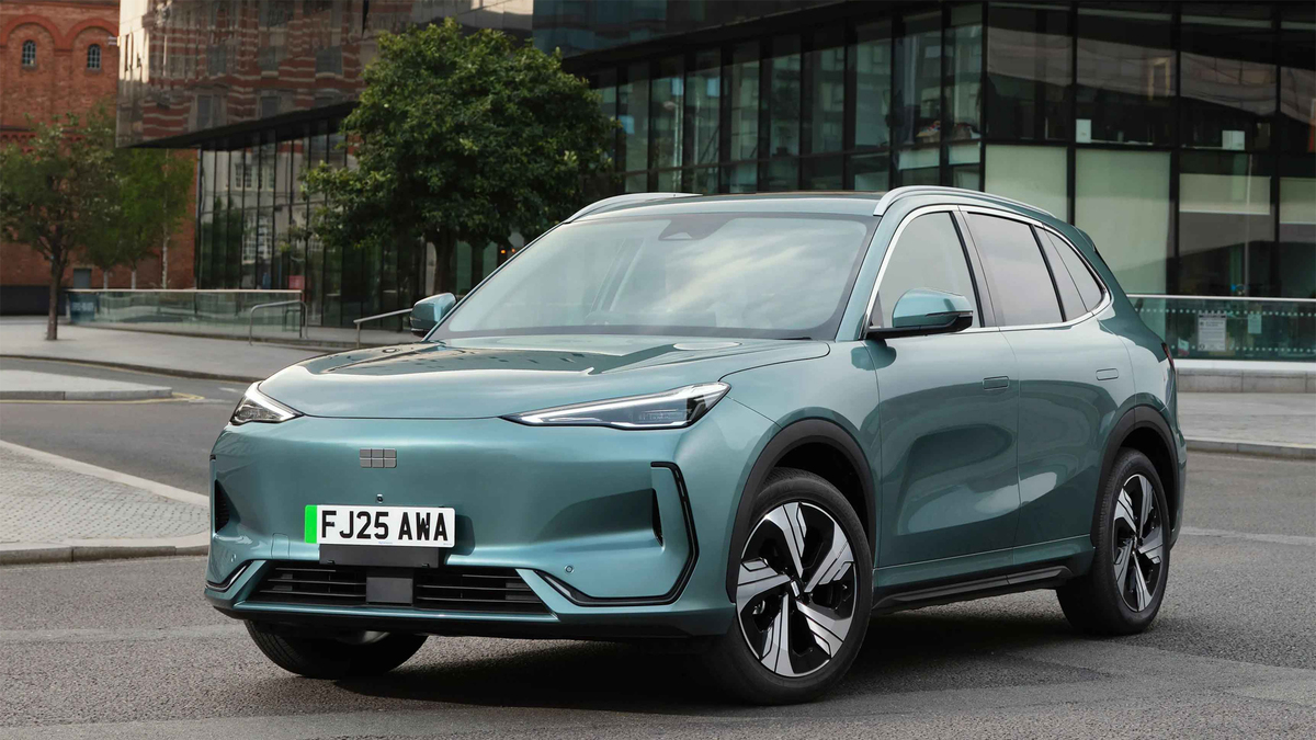 Geely bán nhiều xe hơn Honda và Mazda sau chưa đầy một năm