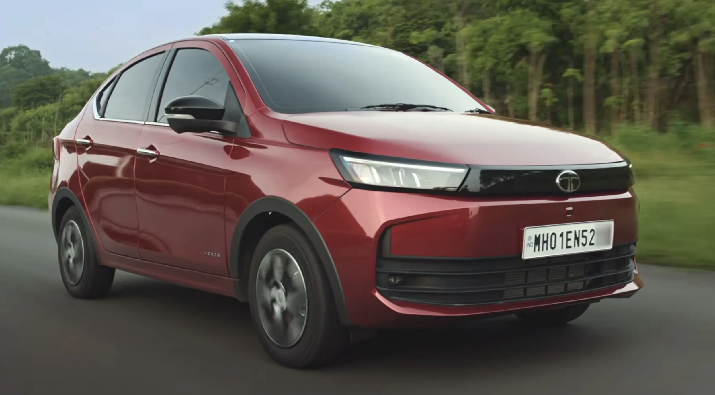 Tại Ấn Độ, với mức giá khởi điểm khoảng 5.500 USD, Tata Aeris được xếp vào nhóm sedan giá rẻ nhất thị trường