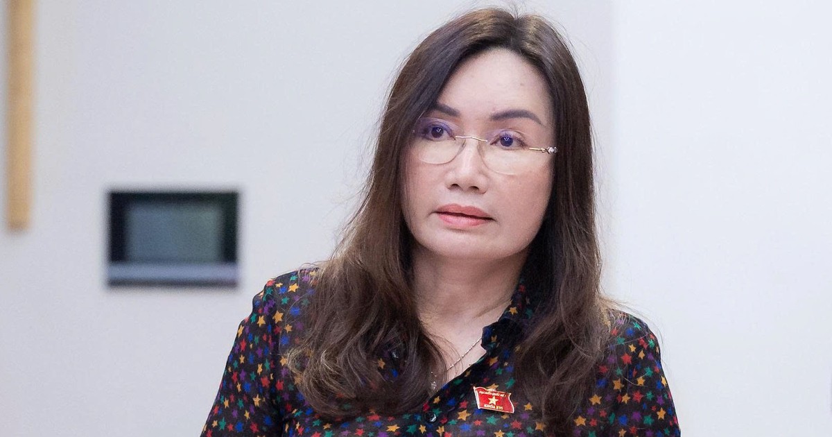 Đại biểu Quốc hội: Cán bộ y tế rất lo sợ, không dám mua thiết bị y tế