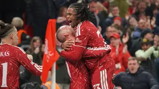 Liverpool thắng ngược dù bị dẫn hai bàn ở Champions League