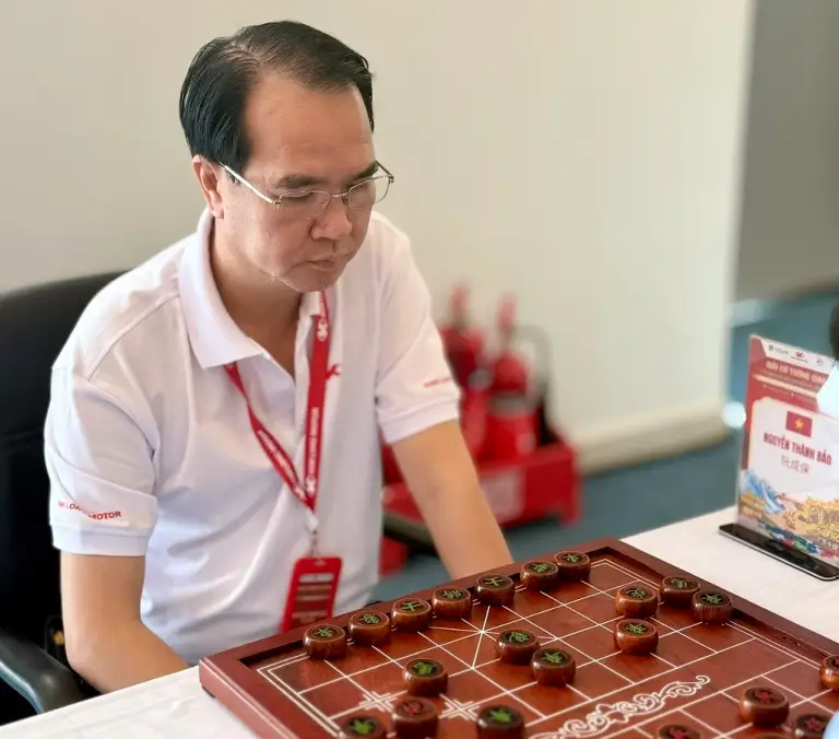 Kỳ thủ Nguyễn Thành Bảo trong một ván đấu tại giải ở Đà Nẵng ngày 28/7/2026. Ảnh: BTC