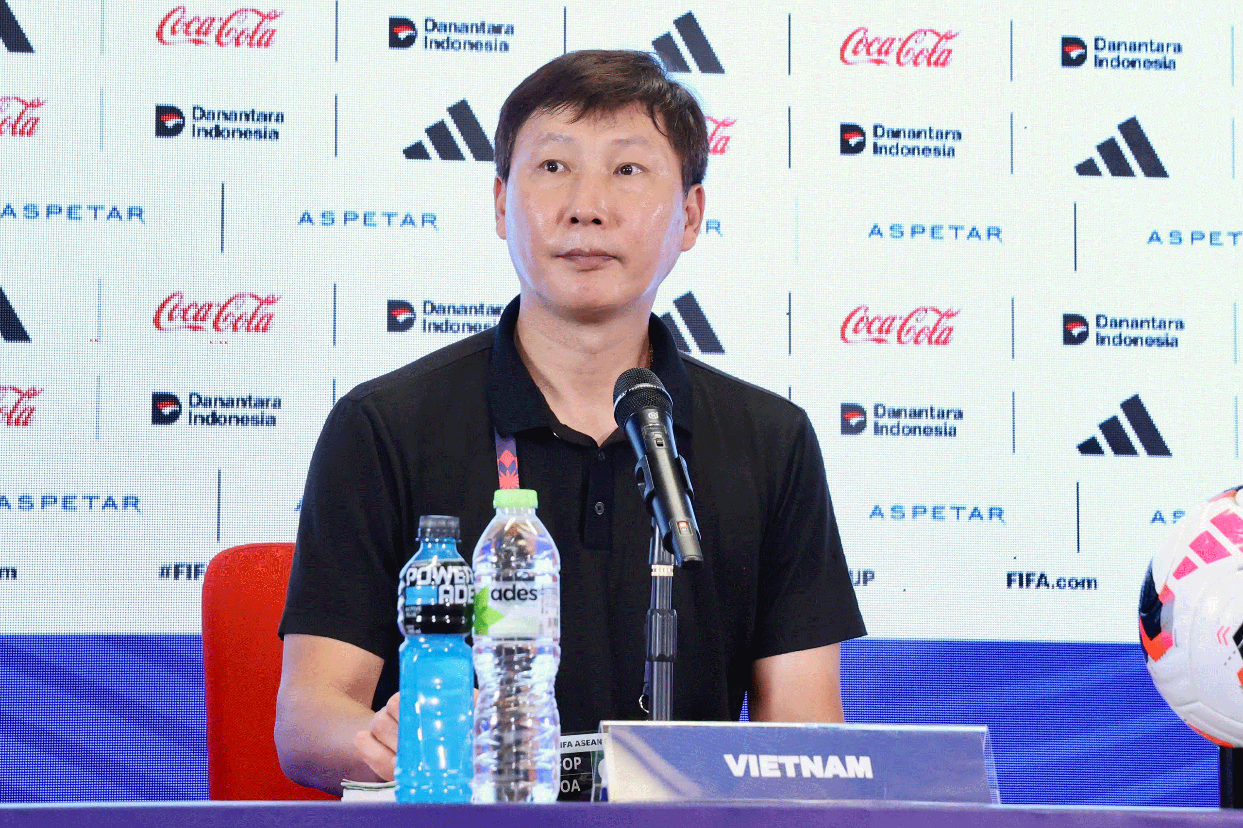 HLV Kim Sang-sik luôn được người hâm mộ bóng đá VN kỳ vọng tạo nên sức mạnh cho đội tuyển