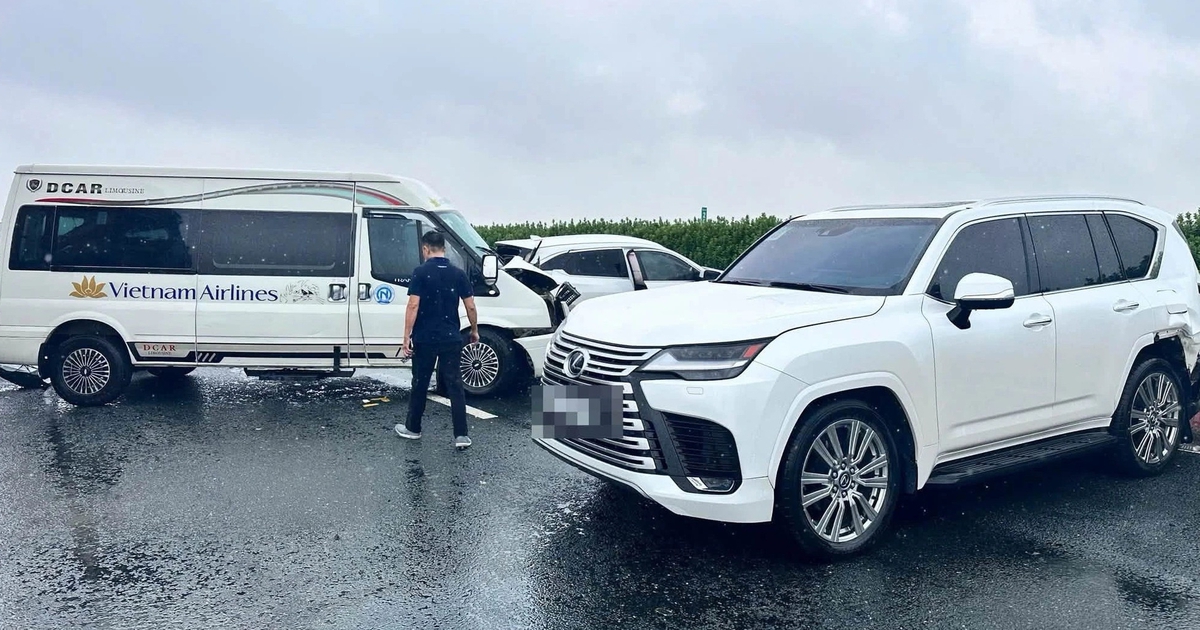 Ô tô va chạm nhẹ, không ai bị thương: Có được tự đưa xe vào lề?