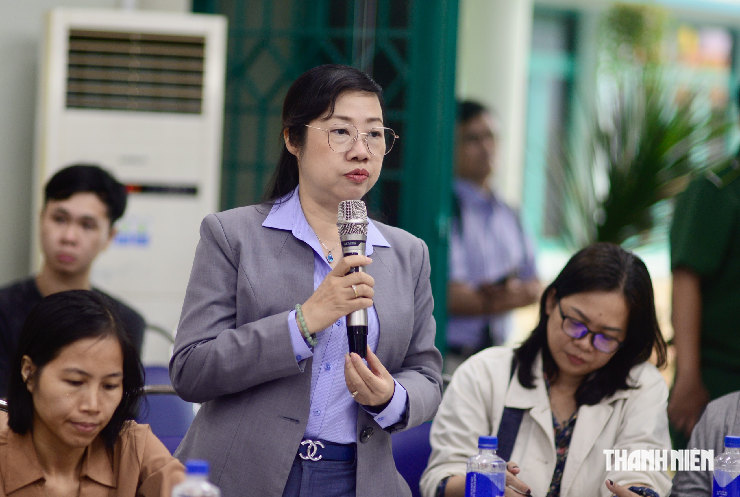 Bà Nguyễn Thị Thu Ngân, Trưởng bộ phận tuyển dụng của khách sạn New World