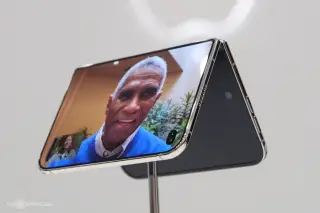 iPhone Duo tại lễ ra mắt ở trụ sở Apple Park (Cupertino, California, Mỹ) ngày 9/9/2026. Ảnh: Tuấn Hưng
