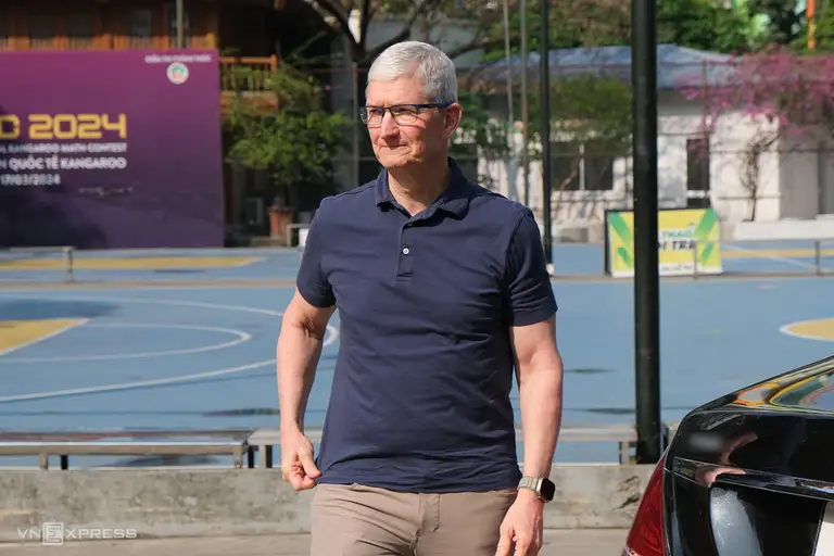 CEO Apple Tim Cook tại Việt Nam ngày 16/4/2024. Ảnh: Tuấn Hưng